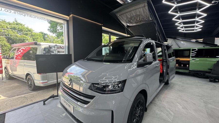 2026/26 T7 Commerce Plus 4 Motion Auto Camper King Freedom (KVJ)